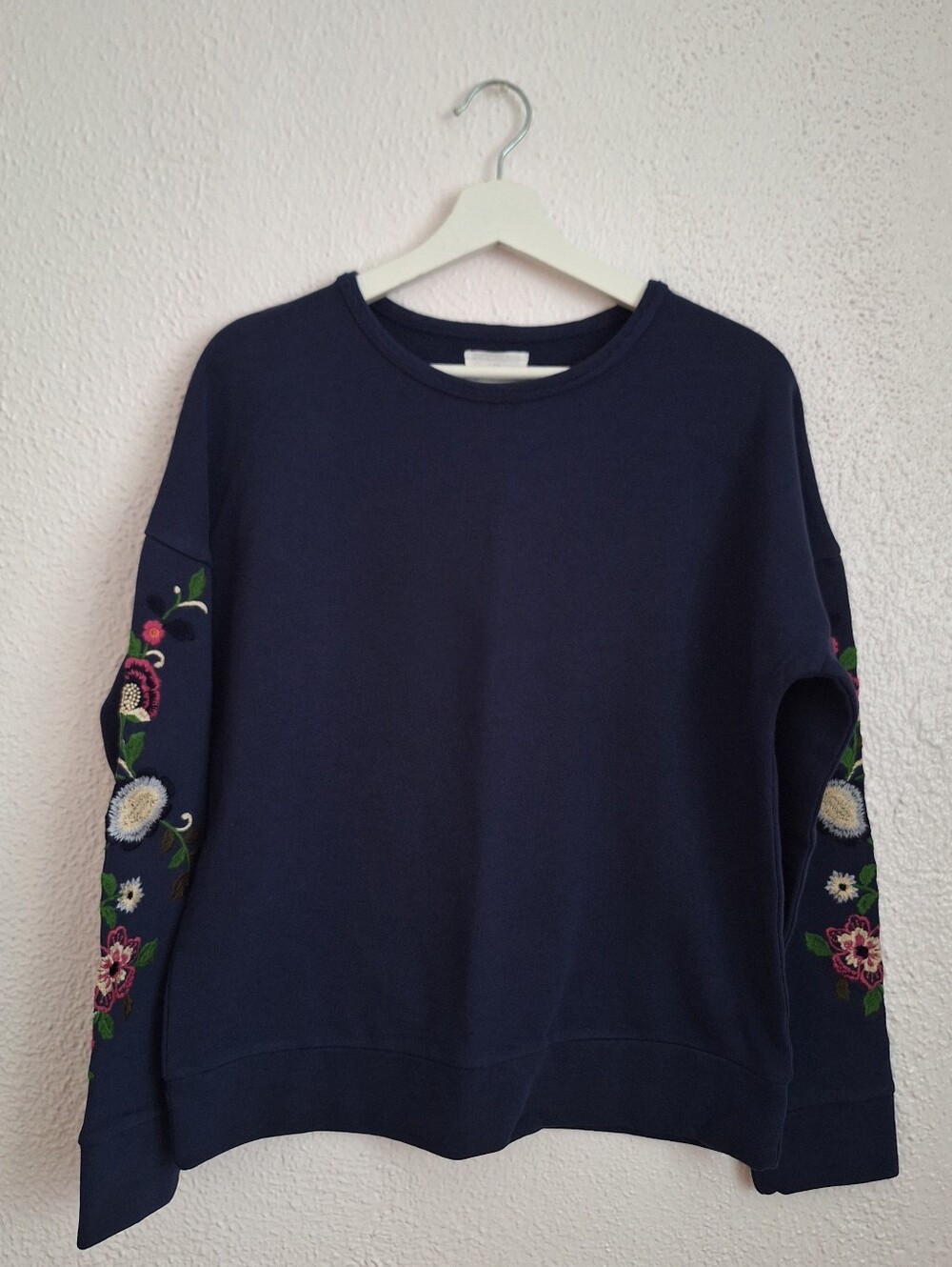 NWT Caslon Navy Crewneck Sweater with Floral Sleeve Embroidery